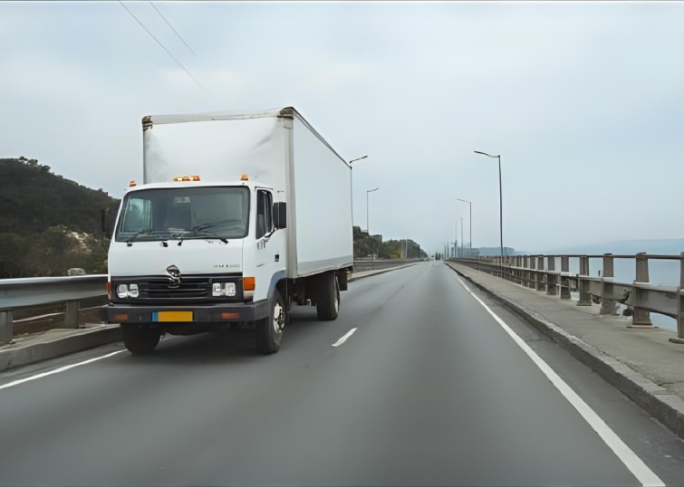 What to Do if a Truck Accident Involves a Moving Truck